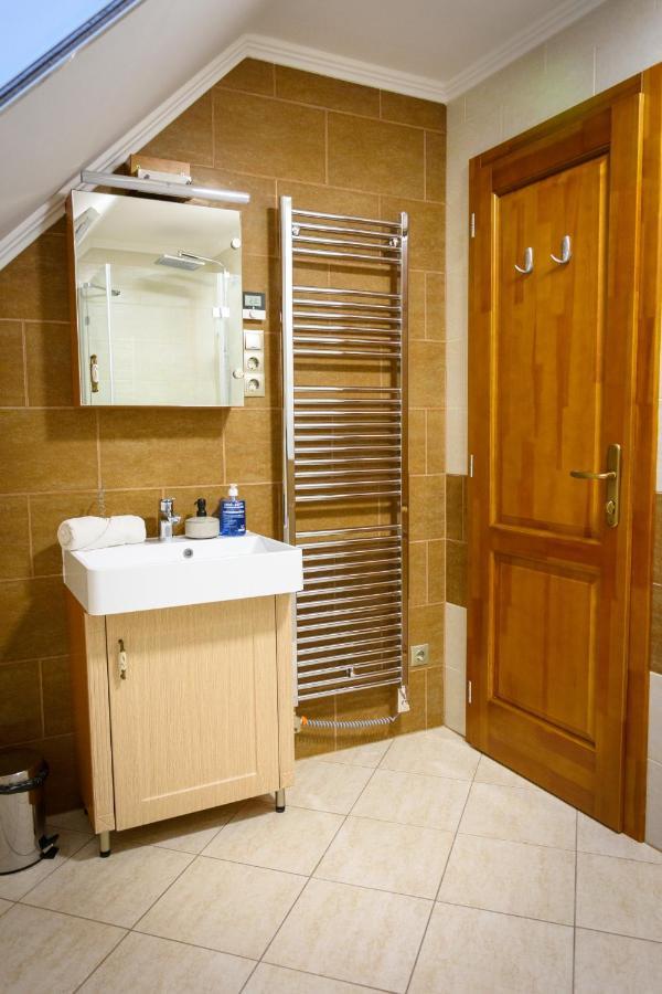 Tulipan Vendeghaz Hotell Orvenyes Exteriör bild