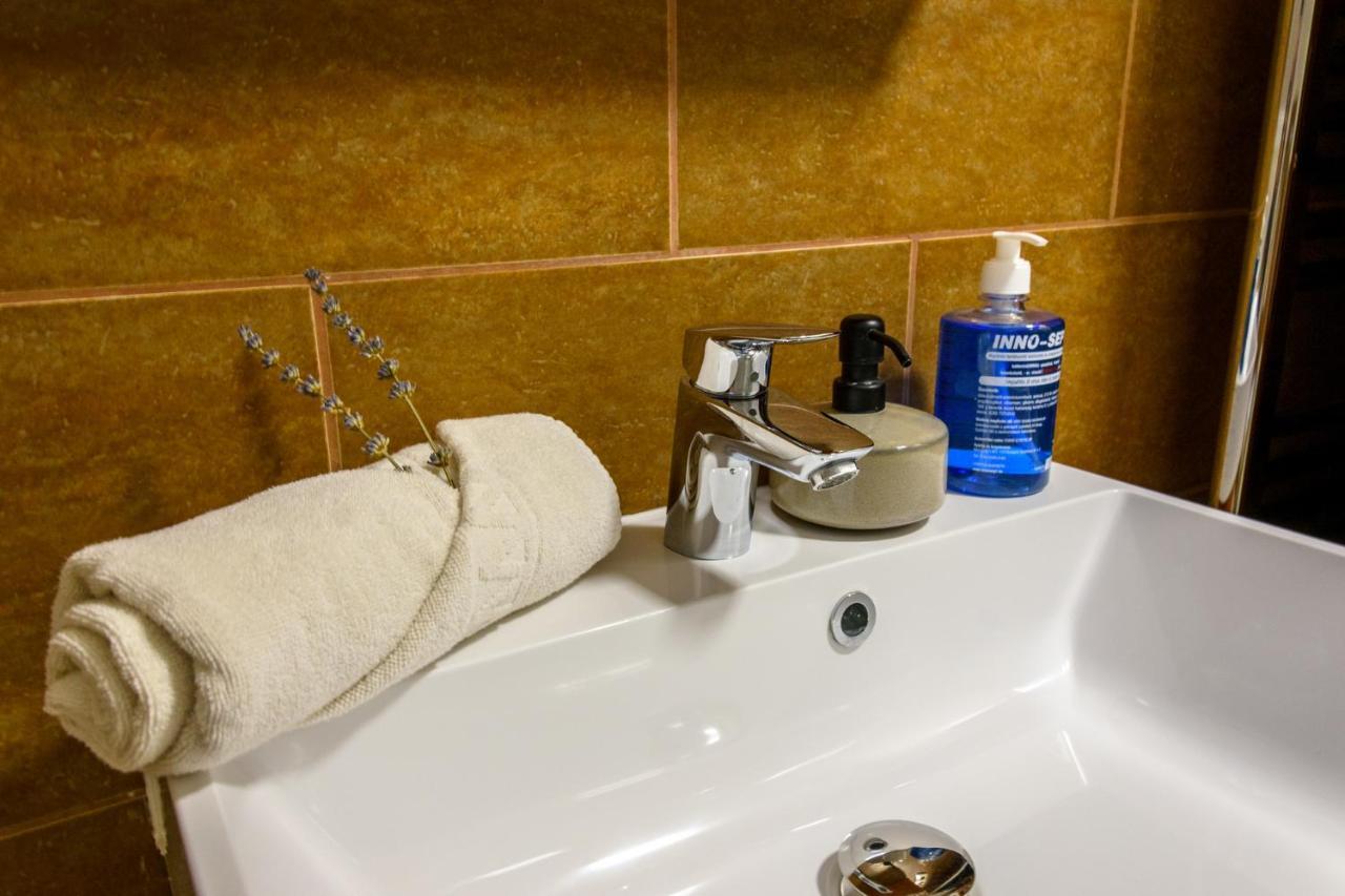 Tulipan Vendeghaz Hotell Orvenyes Exteriör bild